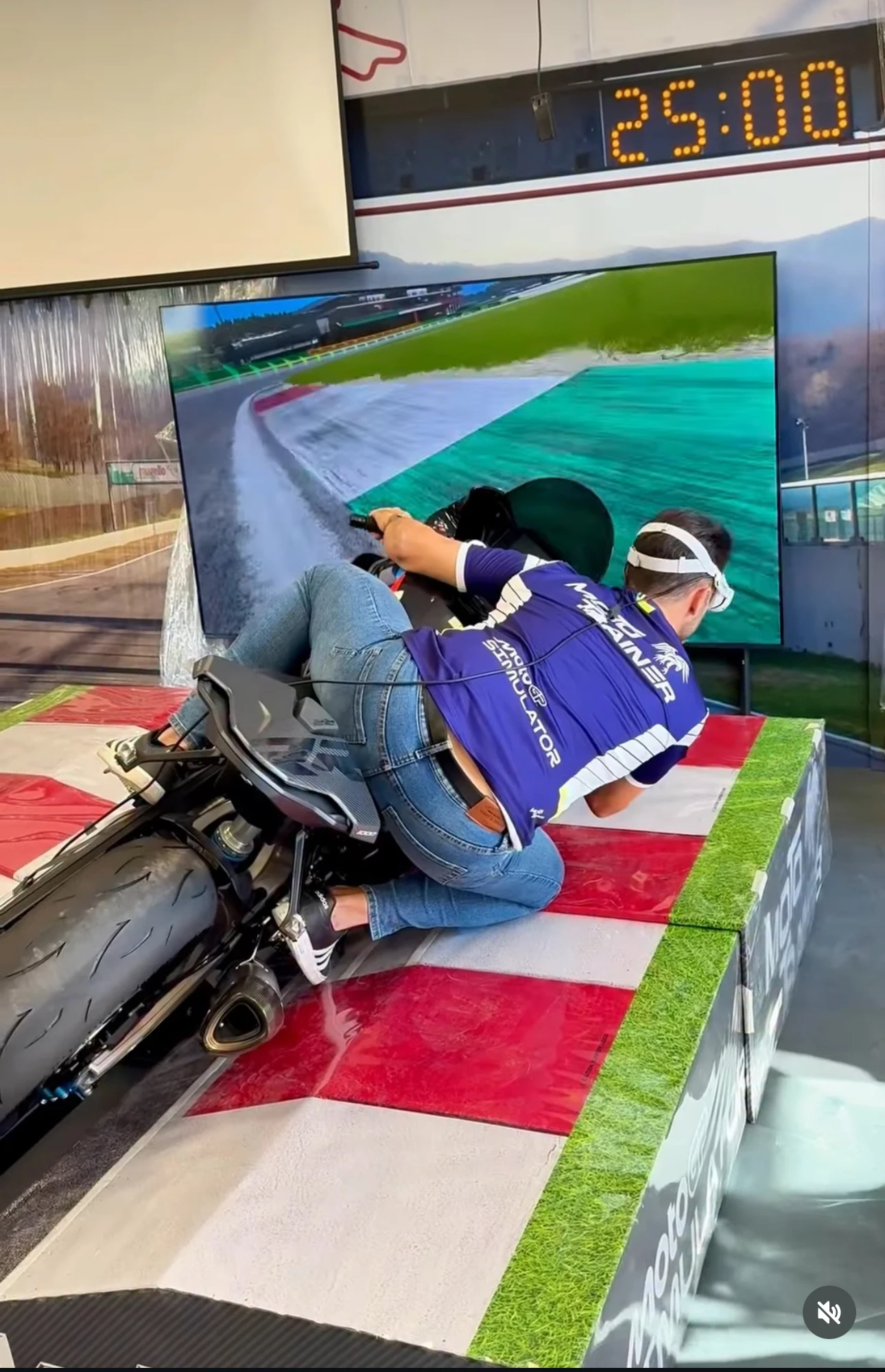 Una sessione reale sul simulatore Moto Trainer